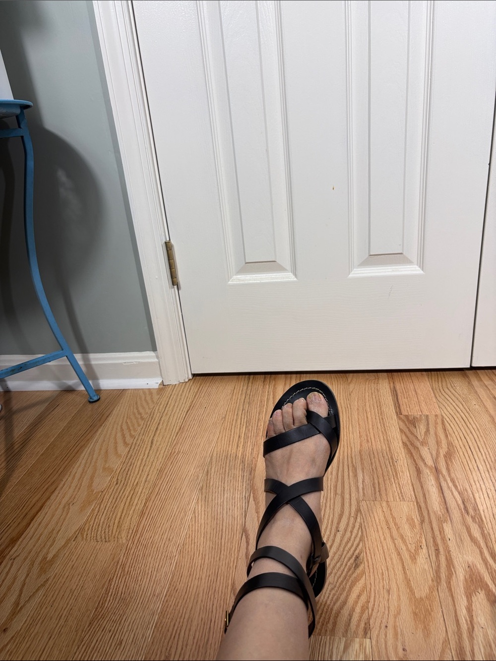 Tory Burch Black Leather Strappy Ankle Wrap Sandals - Picture 5 of 5